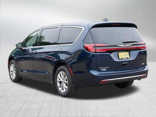 2025 Chrysler Pacifica L