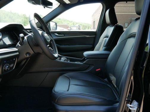 2025 Jeep Grand Cherokee 4xe Anniversary Edition