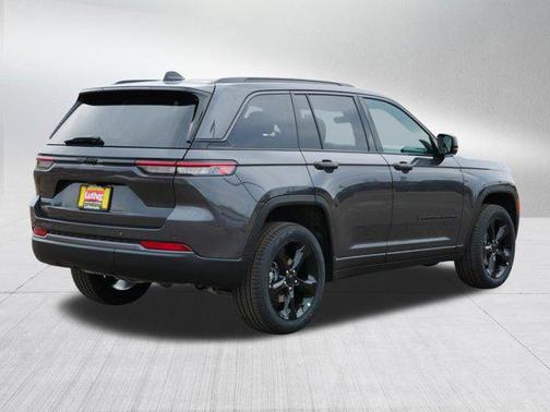 Baltic Gray Metallic Clearcoat 2026 Jeep Grand Cherokee Limited