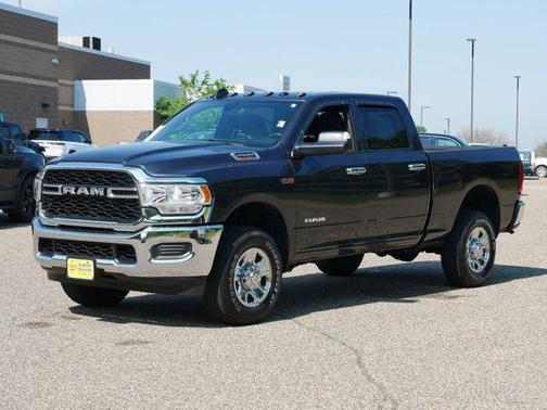 2022 RAM 2500 Tradesman Crew Cab 4x4 6'4' Box