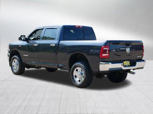 2022 RAM 2500 Tradesman Crew Cab 4x4 6'4' Box