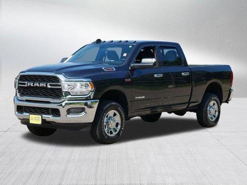 2022 RAM 2500 Tradesman Crew Cab 4x4 6'4' Box