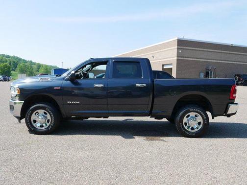 2022 RAM 2500 Tradesman Crew Cab 4x4 6'4' Box