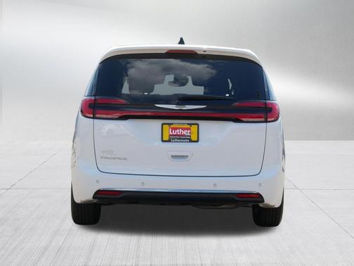 Bright White Clearcoat 2025 Chrysler Pacifica L