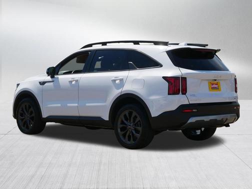 Glacial White Pearl 2023 Kia Sorento SX
