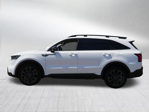 Glacial White Pearl 2023 Kia Sorento SX