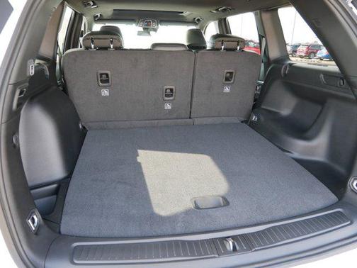 Bright White Clearcoat 2026 Jeep Grand Cherokee Altitude