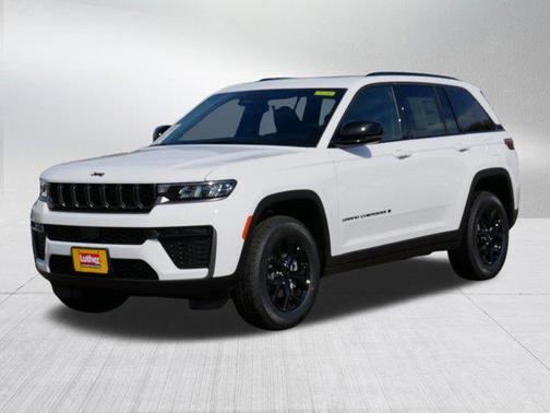 Bright White Clearcoat 2026 Jeep Grand Cherokee Altitude