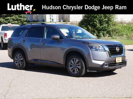 2025 Nissan Pathfinder SV 4WD