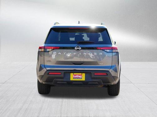 2025 Nissan Pathfinder SV 4WD