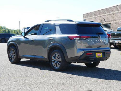 2025 Nissan Pathfinder SV 4WD