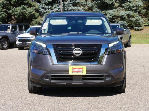 2025 Nissan Pathfinder SV 4WD