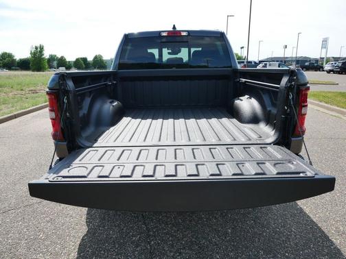 Granite Crystal Metallic Clearcoat 2026 RAM 1500 Big Horn/Lone Star