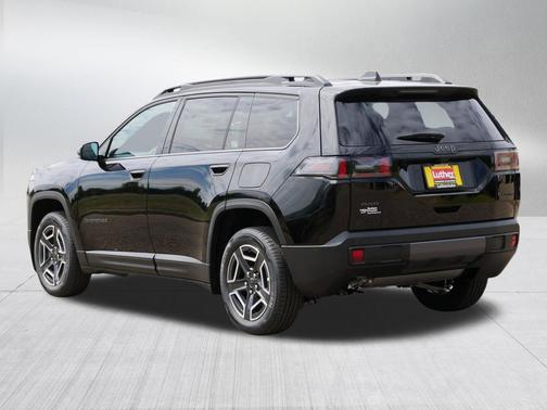 Diamond Black Crystal Pearlcoat 2026 Jeep Cherokee Limited