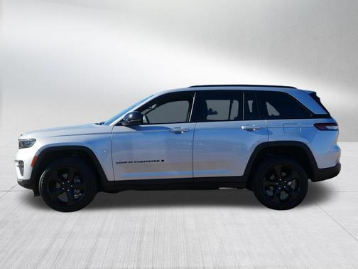 Silver Zynith 2023 Jeep Grand Cherokee Altitude