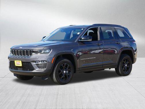 Baltic Gray Metallic Clearcoat 2024 Jeep Grand Cherokee Limited