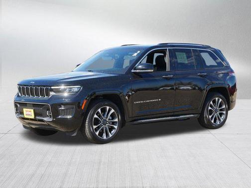 Diamond Black Crystal Pearlcoat 2023 Jeep Grand Cherokee Overland