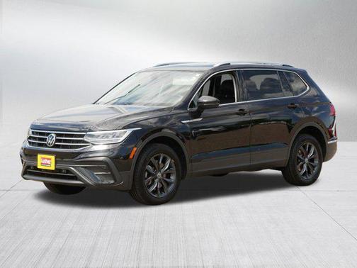Deep Black Pearl 2022 Volkswagen Tiguan 2.0T SE 4MOTION