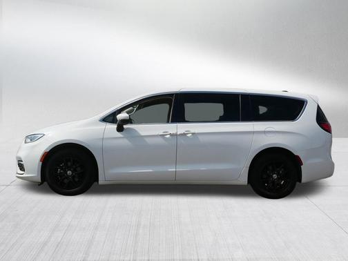 Bright White Clearcoat 2023 Chrysler Pacifica Touring L