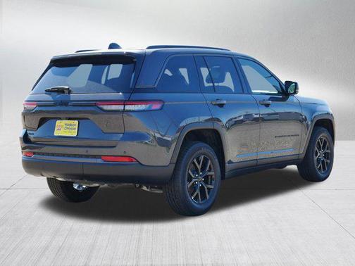 Baltic Gray Metallic Clearcoat 2026 Jeep Grand Cherokee Altitude