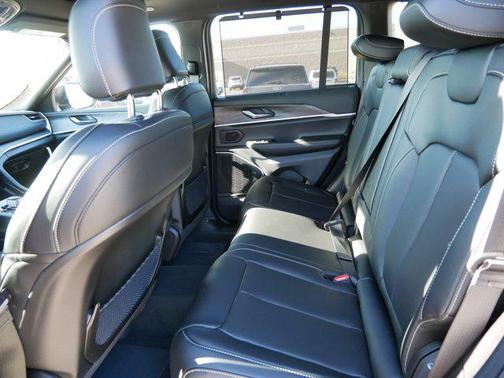 2025 Jeep Grand Cherokee 4xe Anniversary Edition