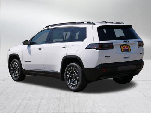 Bright White Clearcoat 2026 Jeep Cherokee Laredo