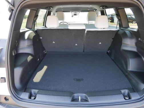 Bright White Clearcoat 2026 Jeep Cherokee Laredo