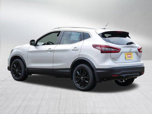 2022 Nissan Rogue Sport SV