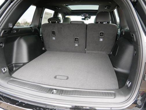 Diamond Black Crystal Pearlcoat 2026 Jeep Grand Cherokee Limited