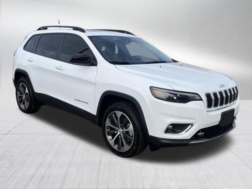 Bright White Clearcoat 2022 Jeep Cherokee Limited