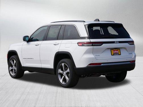 Bright White Clearcoat 2026 Jeep Grand Cherokee Limited