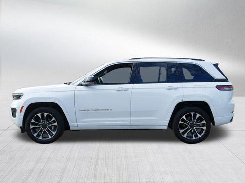 2022 Jeep Grand Cherokee Overland