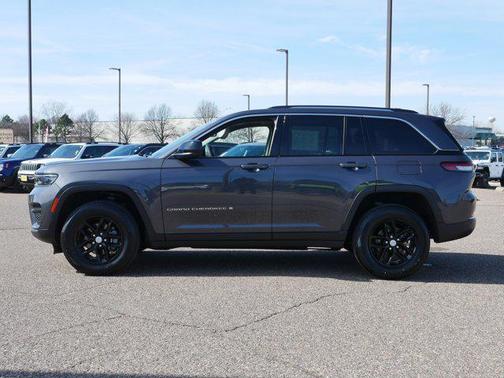 2023 Jeep Grand Cherokee Laredo