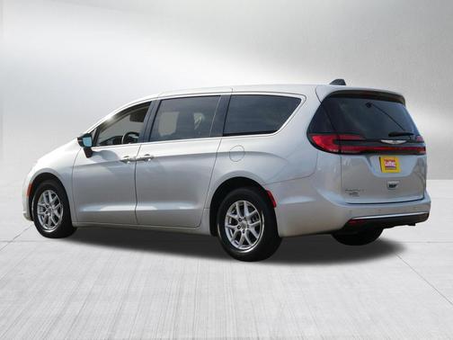 Silver Mist Clearcoat 2024 Chrysler Pacifica Touring L