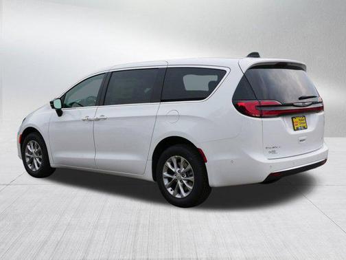 2025 Chrysler Pacifica L