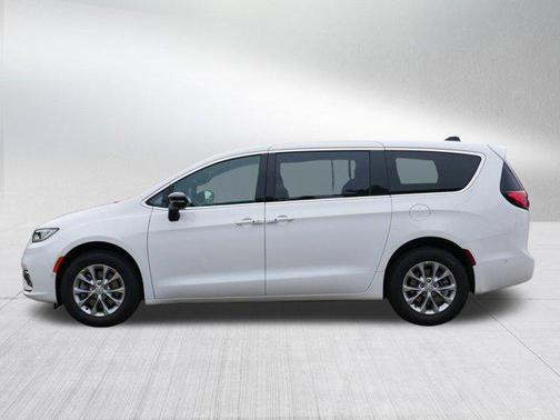 2025 Chrysler Pacifica L