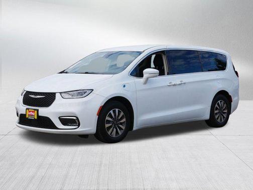 2022 Chrysler Pacifica Hybrid Touring L