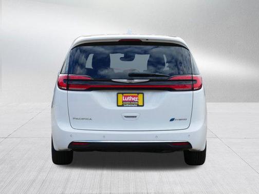2022 Chrysler Pacifica Hybrid Touring L