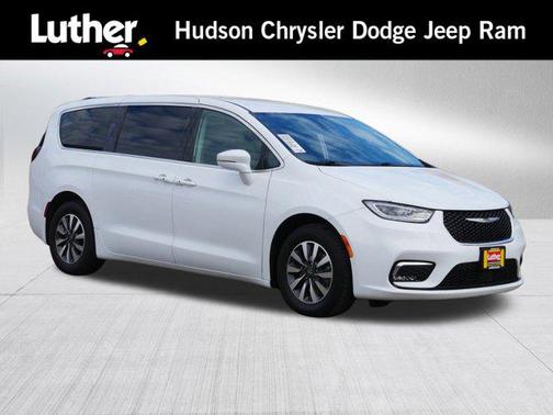 2022 Chrysler Pacifica Hybrid Touring L