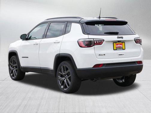 Bright White Clearcoat 2026 Jeep Compass Limited