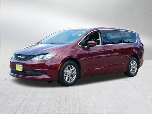 2022 Chrysler Voyager LX
