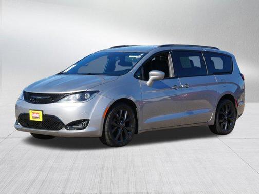 Billet Silver Metallic Clearcoat 2020 Chrysler Pacifica Touring-L Plus
