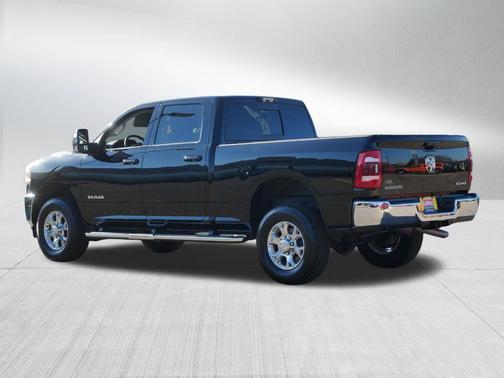 Diamond Black Crystal Pearlcoat 2024 RAM 2500 Laramie Crew Cab 4x4 6'4' Box