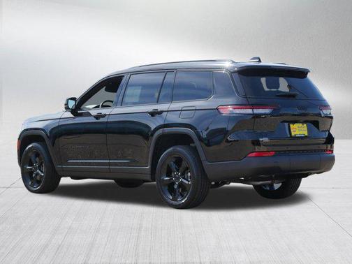 Diamond Black Crystal Pearlcoat 2024 Jeep Grand Cherokee L Altitude