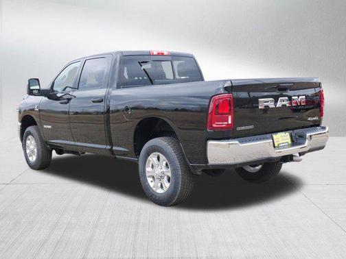 2025 RAM 3500 Big Horn Crew Cab 4x4 6'4' Box