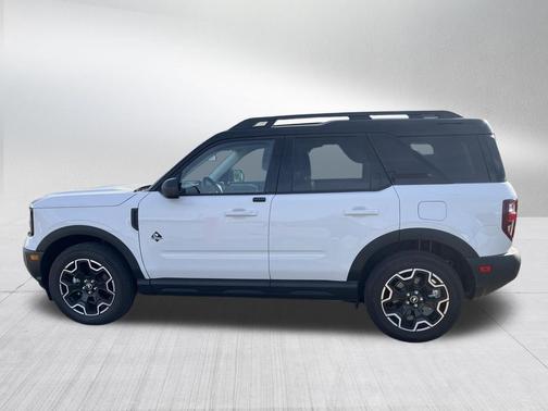 Oxford White 2025 Ford Bronco Sport Outer Banks