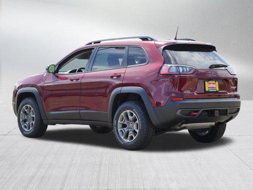 Velvet Red Pearlcoat 2022 Jeep Cherokee Trailhawk