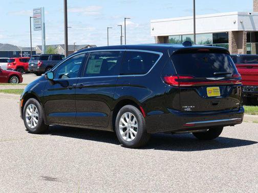 2025 Chrysler Pacifica L