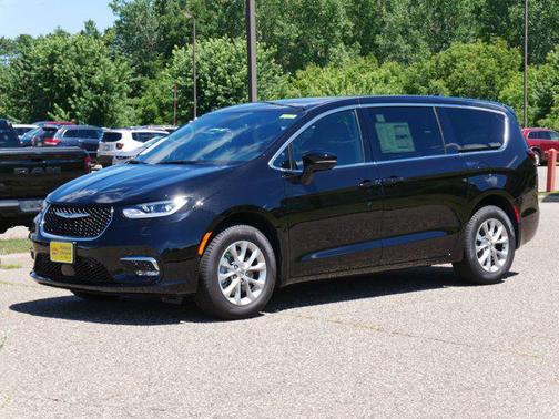 2025 Chrysler Pacifica L
