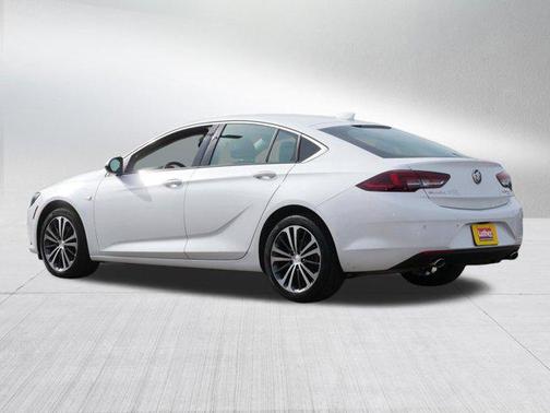 2018 Buick Regal Sportback Essence